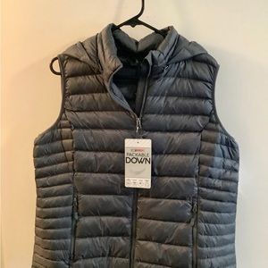 32 DEGREES Packable Hooded Down Puffer Vest in Periscope Gray
